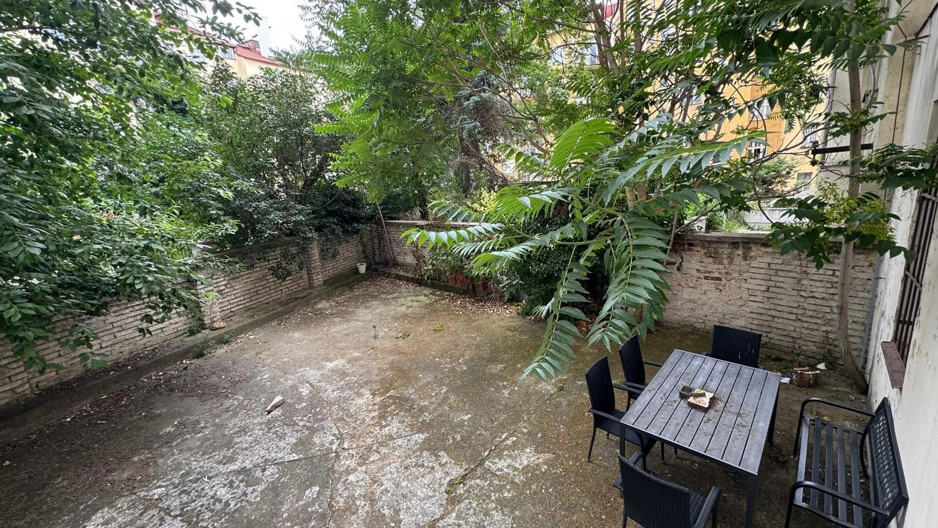 Modern Apartment In The Heart Of Vrsovice Praga