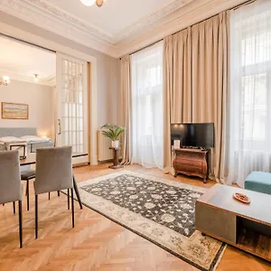 Palace Petrarca Appartement