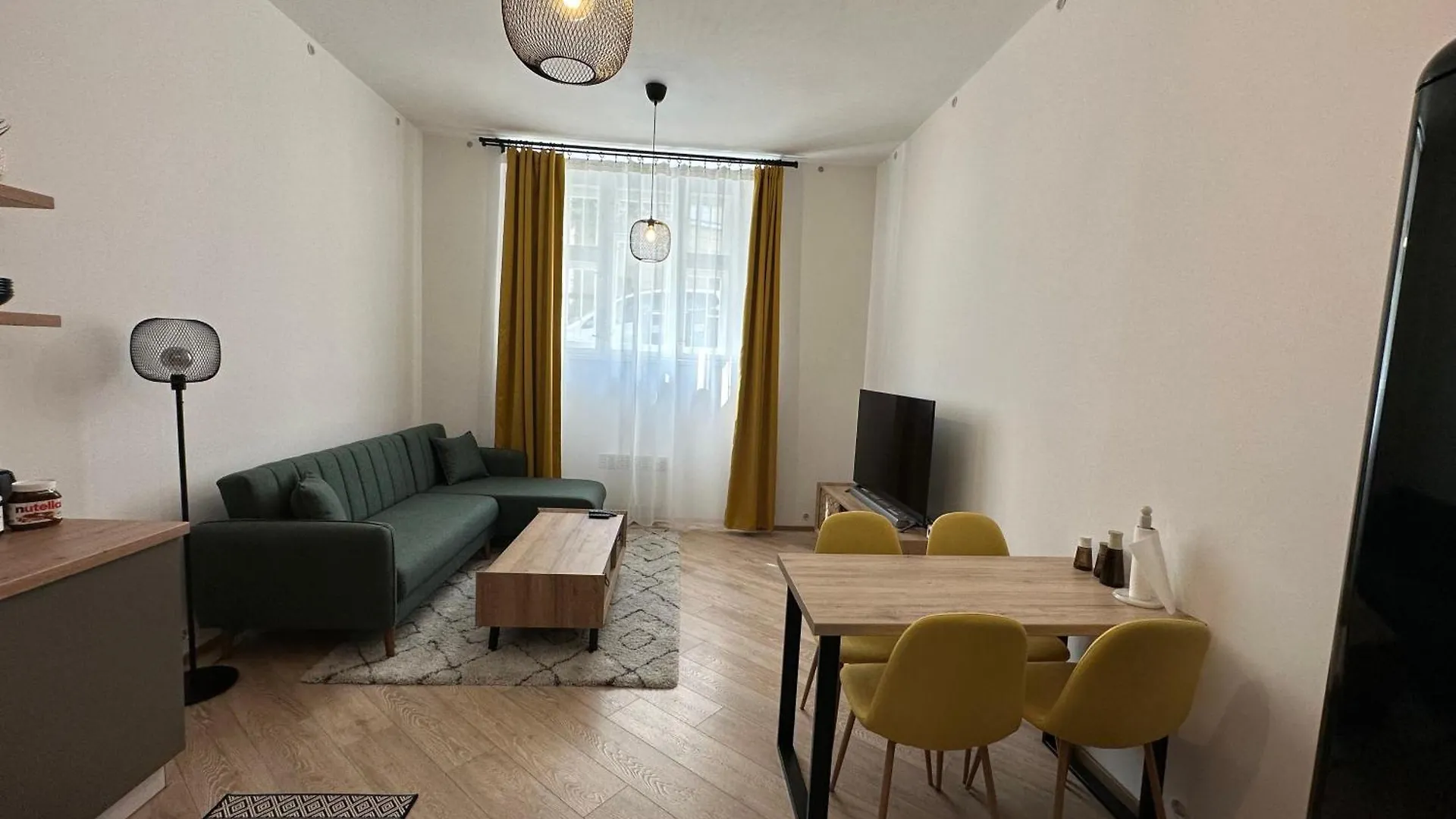 Modern Apartment In The Heart Of Vrsovice Prague