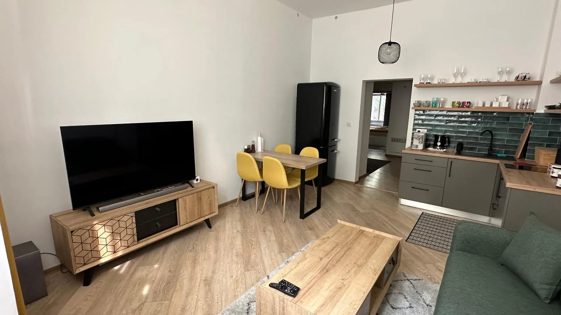 Modern Apartment In The Heart Of Vrsovice Prague